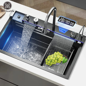 Küchenspüle aus Edelstahl 304 mit Wasserfall -
 Großes integriertes Tablett, digitaler Wasserhahn, Seifenspender und Tassenspüler